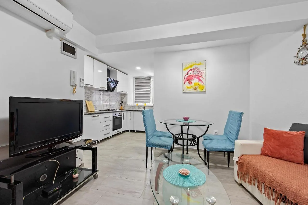 Old City Apartments Pula 2 0*,  Croatia